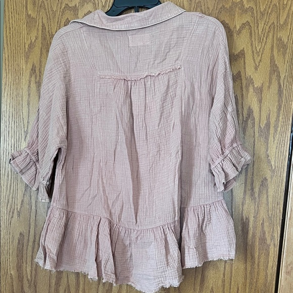 Umgee tan Ruffle Button-Front Blouse - Picture 2 of 3